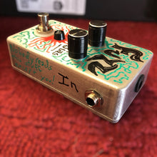 Load image into Gallery viewer, Player's Gear 4 X Fuzz Pedal--unprofessional looks and great tone