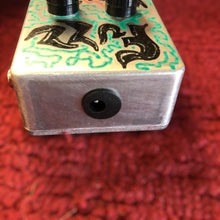 Load image into Gallery viewer, Player's Gear 4 X Fuzz Pedal--unprofessional looks and great tone
