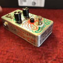 Load image into Gallery viewer, Player's Gear 4 X Fuzz Pedal--unprofessional looks and great tone