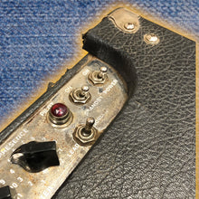 Load image into Gallery viewer, Peavey Classic 50 4x10 Tube Guitar Amplifier