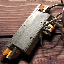 Load image into Gallery viewer, Fishman Rare Earth active soundhole pickup--single coil