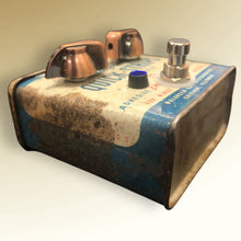 Load image into Gallery viewer, Player's GearFuzzrite circuit fuzz pedal