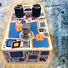 Load image into Gallery viewer, Juke Box Blues Pedal--sounds like old tubes and a broken in speaker
