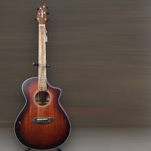 Load image into Gallery viewer, Breedlove Wildwood Concert CE - Satin Whiskey Burst
