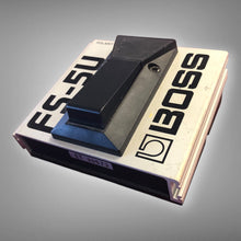 Load image into Gallery viewer, Boss FS‑5U Momentary Footswitch —with polarity switch
