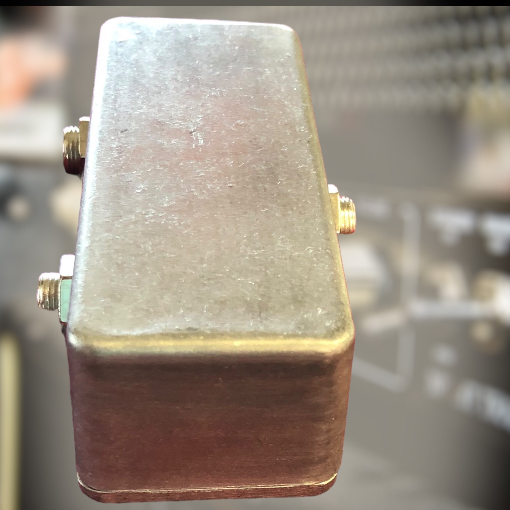 bass signal splitter pedal Passive box for guitar and – Player's Gear Whether you need to Épicerie Coréenne RFR Pedale TWIN - Colour:Poppy Terra