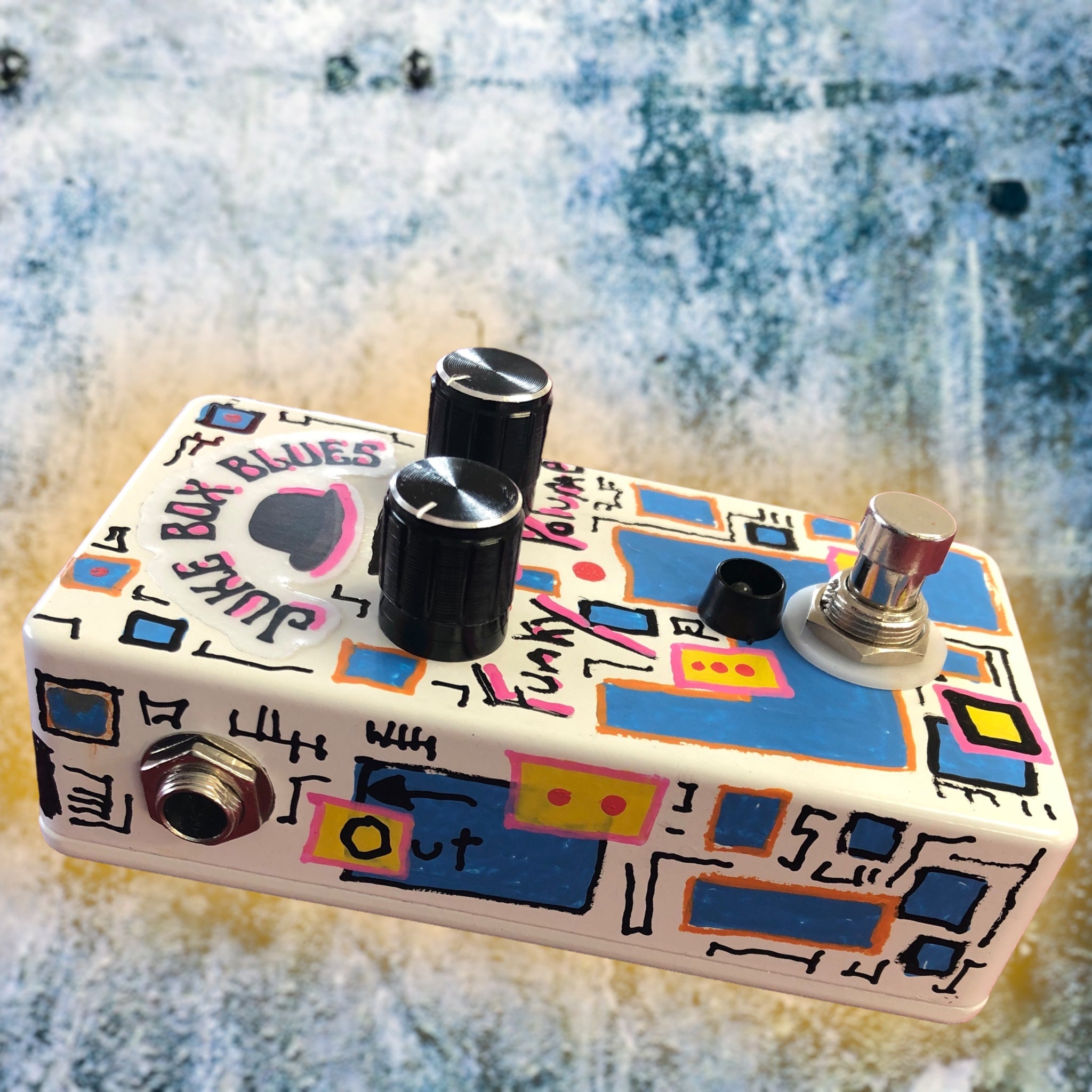 broken guitar pedals Juke Box Blues Pedal--sounds like old tubes and a broken in speaker
