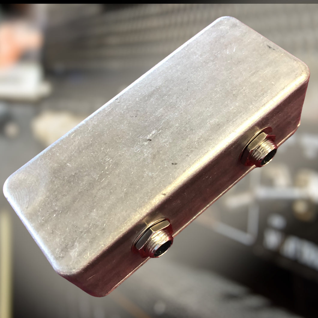 Passive Signal splitter box for guitar and bass