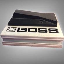 Load image into Gallery viewer, Boss FS‑5U Momentary Footswitch —with polarity switch
