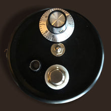Load image into Gallery viewer, Uncle Rick&#39;s Tone Polish Pedal

