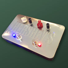 Load image into Gallery viewer, Player&#39;s Gear Last Kiss Overdrive + 4 Stage Fuzz Combo Pedal

