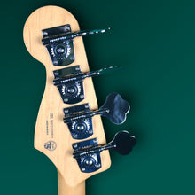 Load image into Gallery viewer, Fender Player Plus Jazz Bass Active Sunburst
